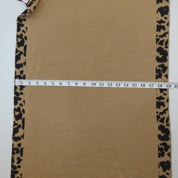 Top it Off Acrylic Shoulder Keyhole Shawl Wrap O/S Black Tan Brown - Picture 15 of 15